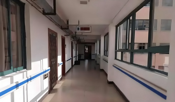 比不过刘亦菲杨幂，赵丽颖在电影圈处处尴尬